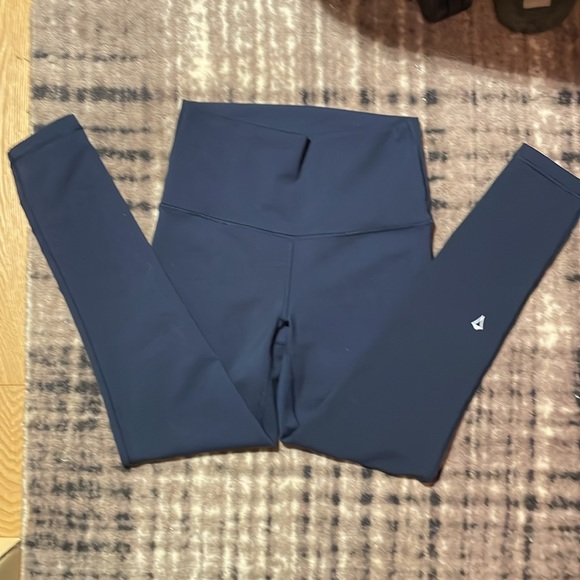 3 Pairs Ivivva leggings - Picture 7 of 15